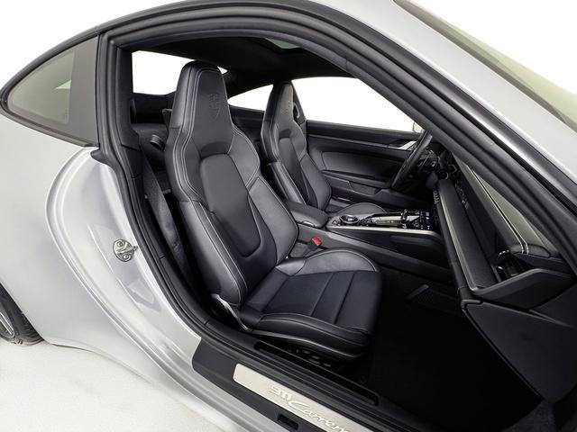 new 2025 Porsche 911 car, priced at $152,465