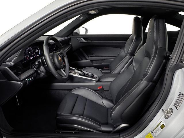 new 2025 Porsche 911 car, priced at $152,465