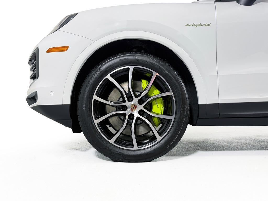 new 2025 Porsche Cayenne car, priced at $106,735