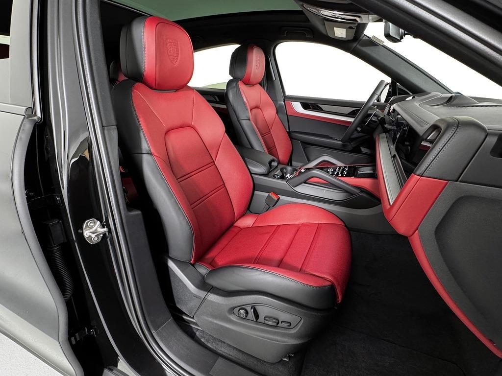 new 2025 Porsche Cayenne car, priced at $118,355