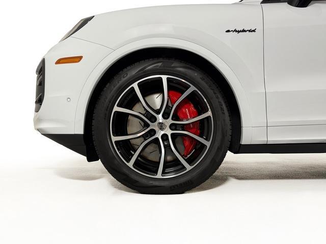 new 2025 Porsche Cayenne car, priced at $167,595
