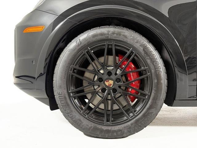 new 2025 Porsche Cayenne car, priced at $143,065