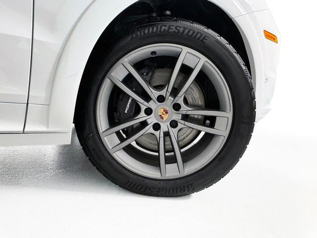 new 2025 Porsche Cayenne car, priced at $107,065