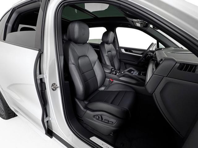 new 2025 Porsche Cayenne car, priced at $107,065