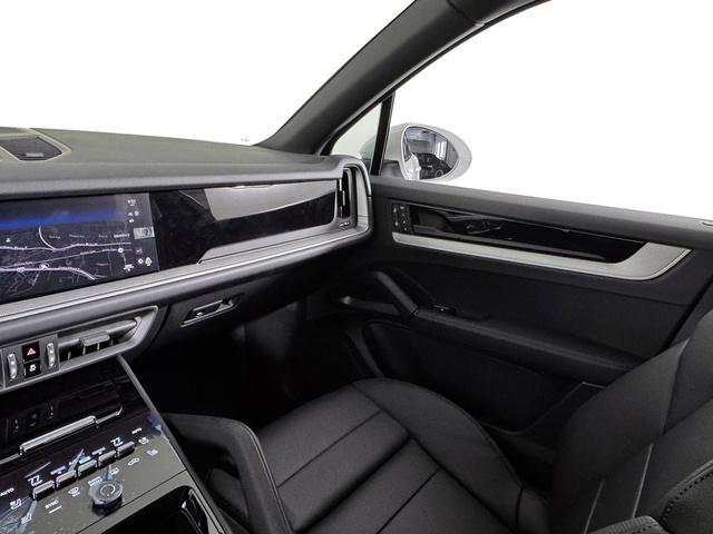 new 2025 Porsche Cayenne car, priced at $107,065