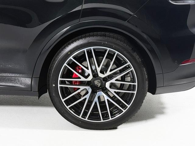 new 2025 Porsche Cayenne car, priced at $171,635