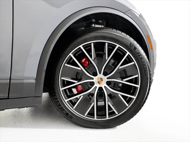 used 2025 Porsche Macan car
