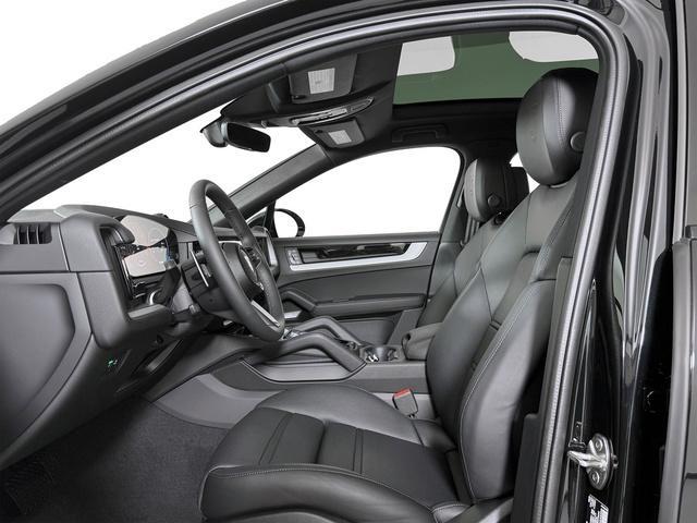 new 2025 Porsche Cayenne car, priced at $97,435