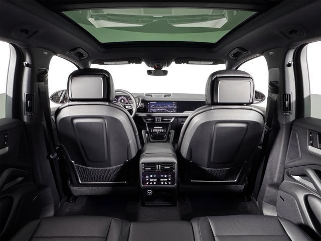 new 2025 Porsche Cayenne car, priced at $107,065