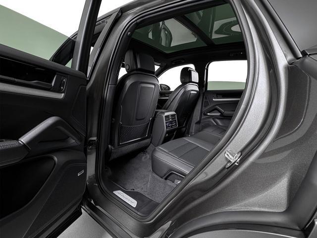 new 2025 Porsche Cayenne car, priced at $107,065