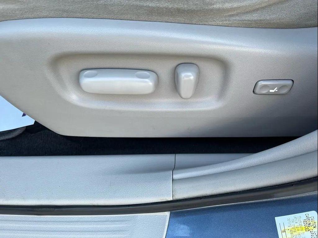 used 2012 Toyota Highlander car, priced at $12,290