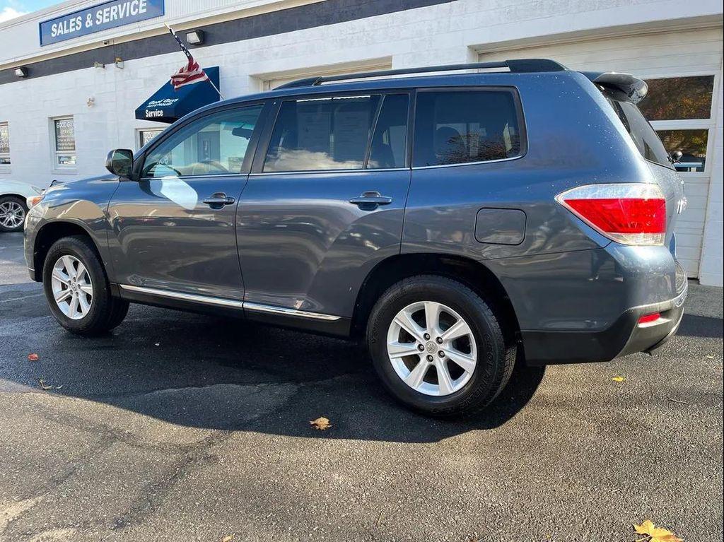 used 2012 Toyota Highlander car, priced at $12,290