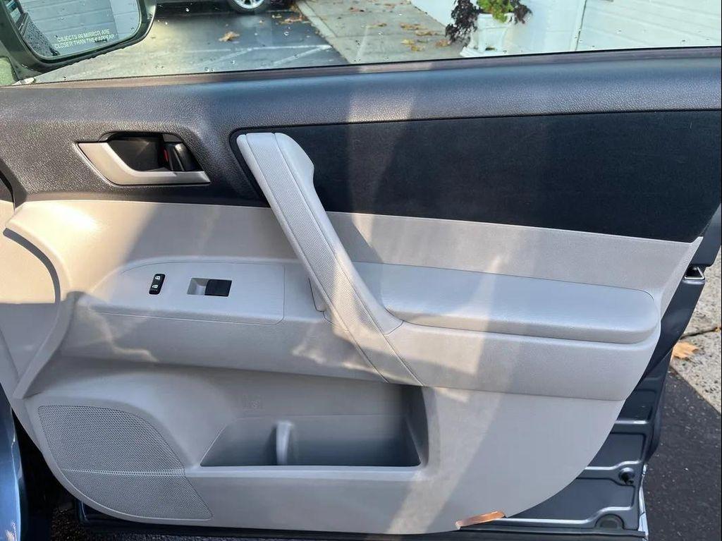 used 2012 Toyota Highlander car, priced at $12,290
