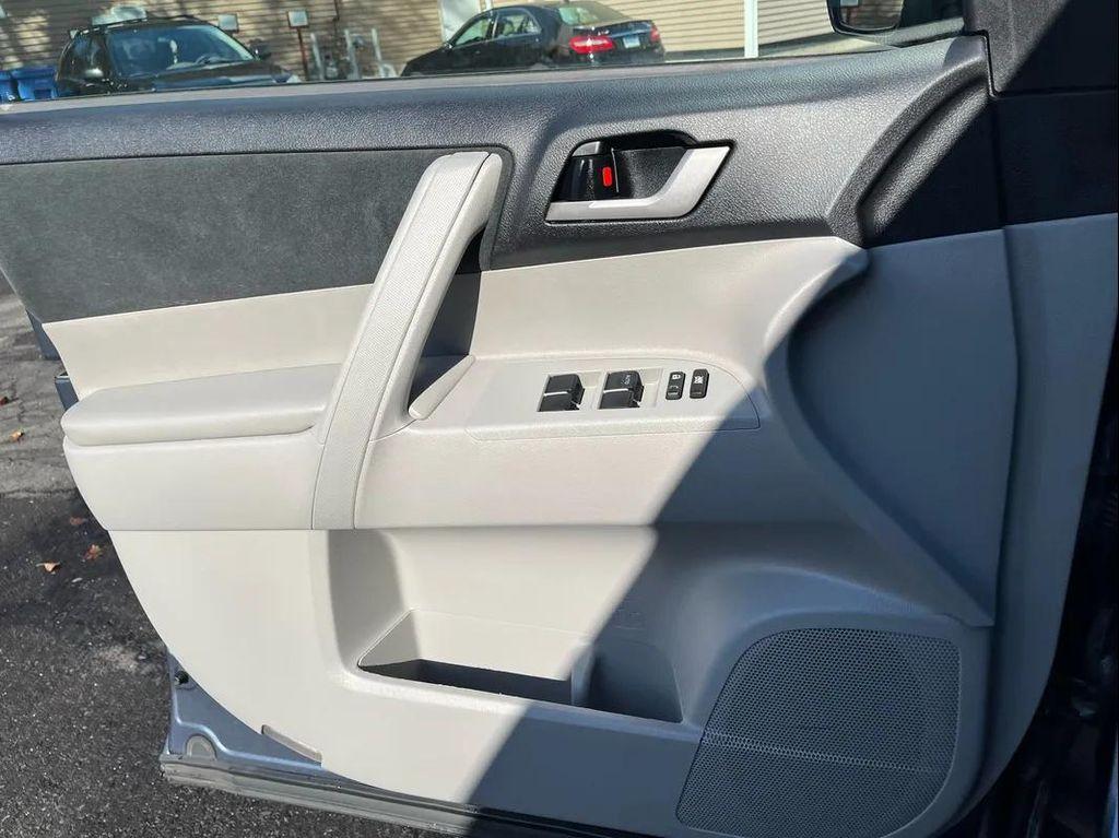 used 2012 Toyota Highlander car, priced at $12,290