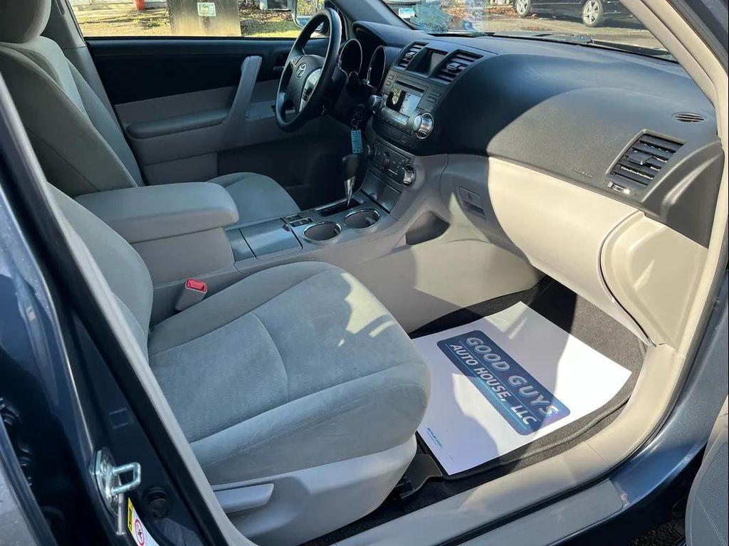 used 2012 Toyota Highlander car, priced at $12,290