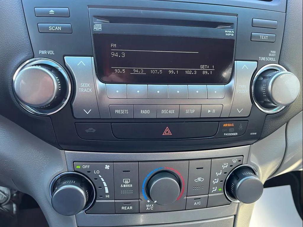 used 2012 Toyota Highlander car, priced at $12,290