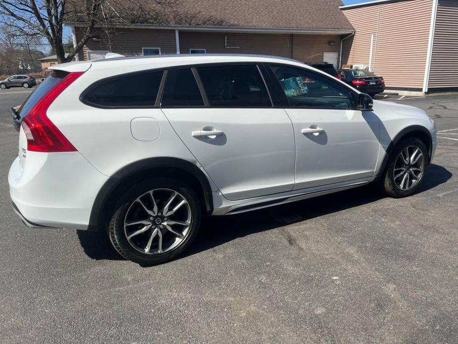 used 2015 Volvo V60 Cross Country car, priced at $14,490