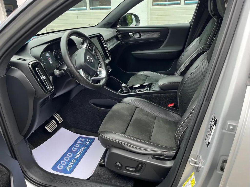 used 2019 Volvo XC40 car, priced at $19,290