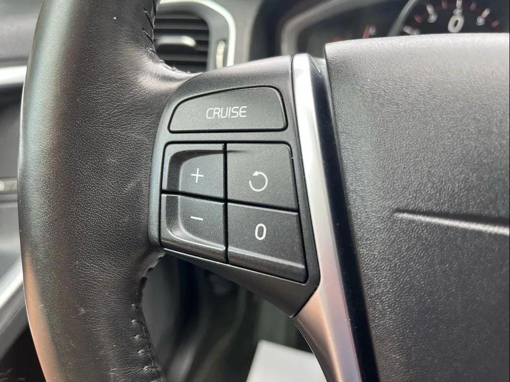 used 2018 Volvo V60 Cross Country car, priced at $18,490