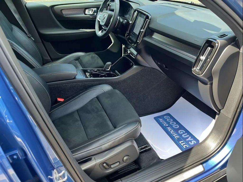 used 2019 Volvo XC40 car, priced at $20,790