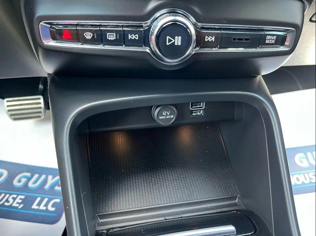 used 2019 Volvo XC40 car, priced at $20,790