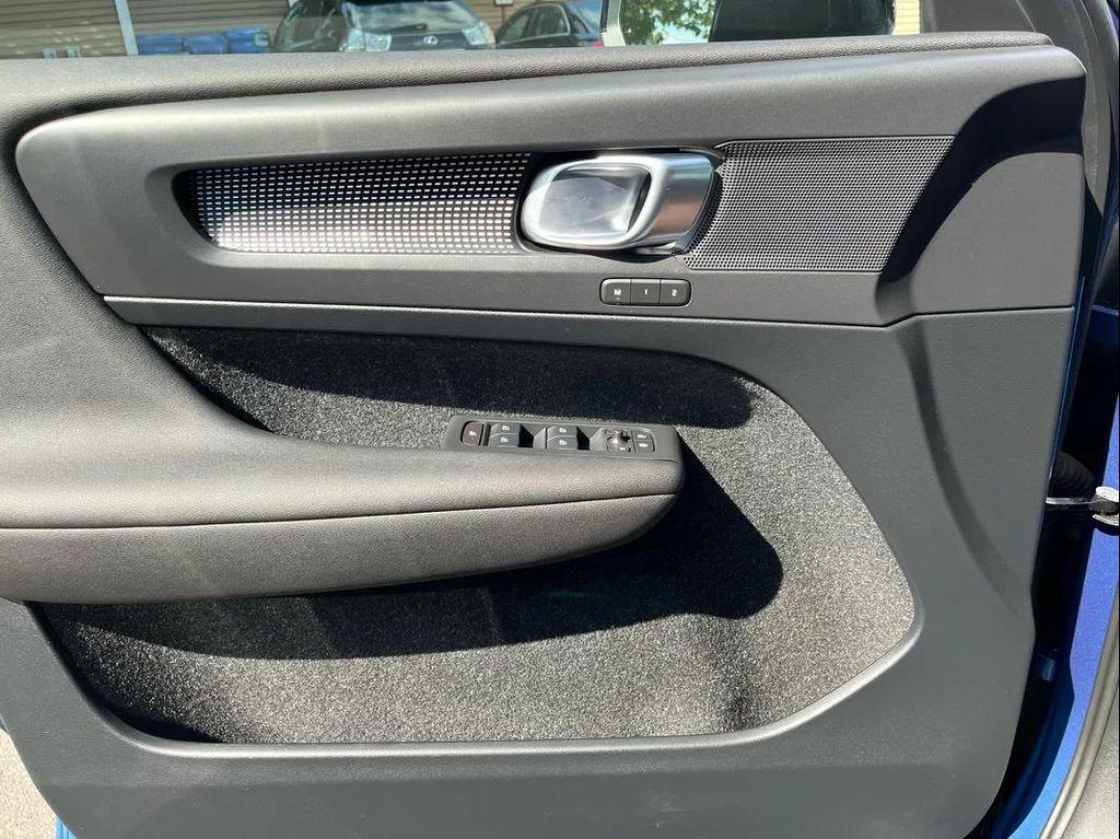 used 2019 Volvo XC40 car, priced at $20,790