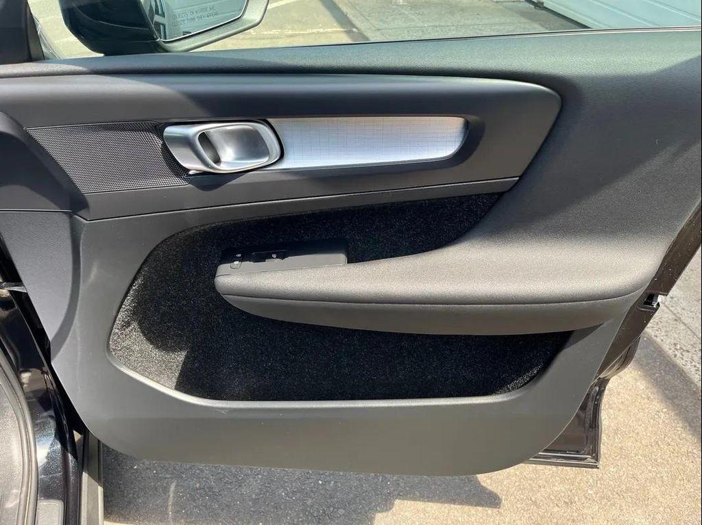 used 2020 Volvo XC40 car, priced at $27,490