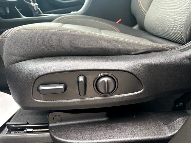 used 2021 Chevrolet Traverse car, priced at $15,900