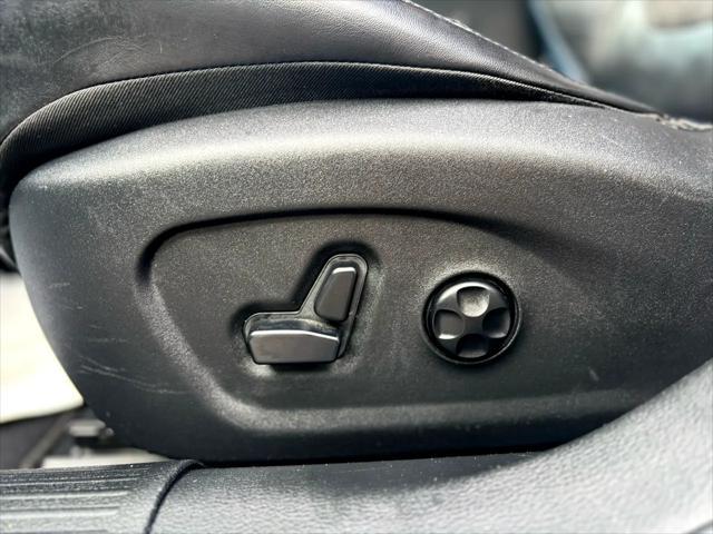 used 2015 Chrysler 200 car, priced at $8,900