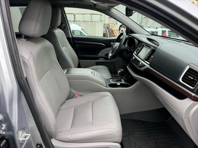 used 2016 Toyota Highlander car, priced at $20,998