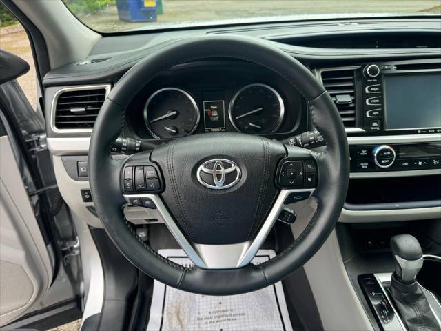 used 2016 Toyota Highlander car, priced at $20,998