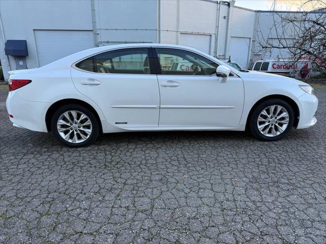 used 2013 Lexus ES 300h car, priced at $13,888