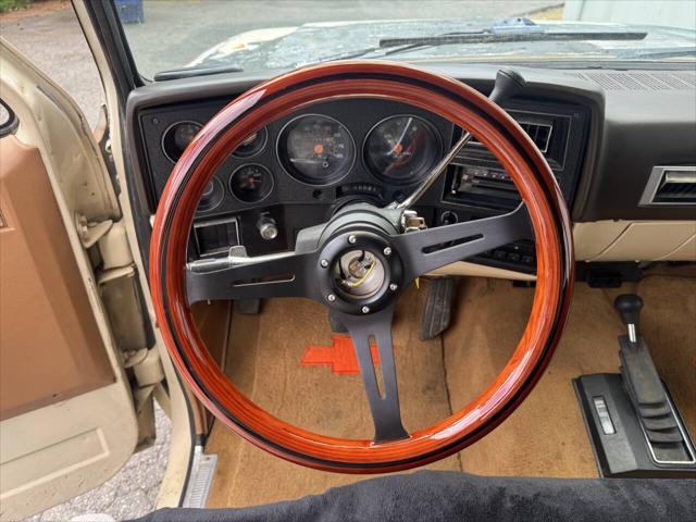 used 1989 Chevrolet Suburban car, priced at $5,888
