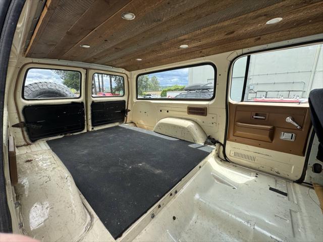 used 1989 Chevrolet Suburban car, priced at $5,888