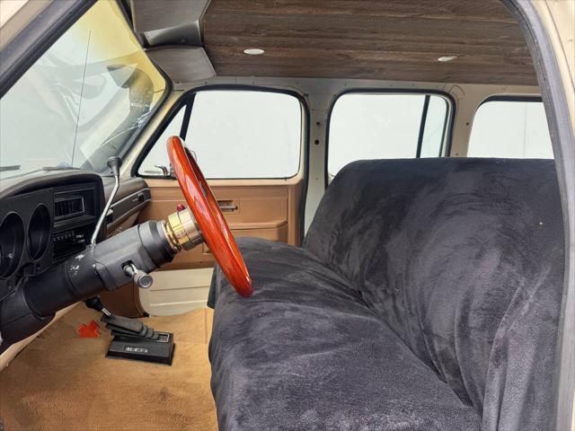 used 1989 Chevrolet Suburban car, priced at $5,888