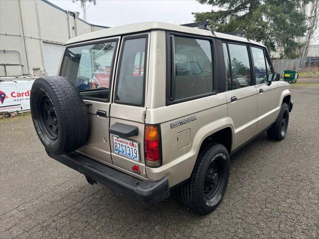 used 1991 Isuzu Trooper car, priced at $5,488