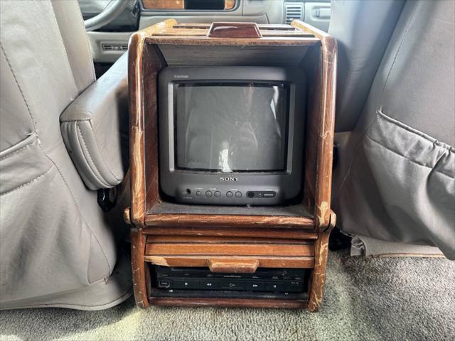 used 1995 GMC Suburban car, priced at $3,998