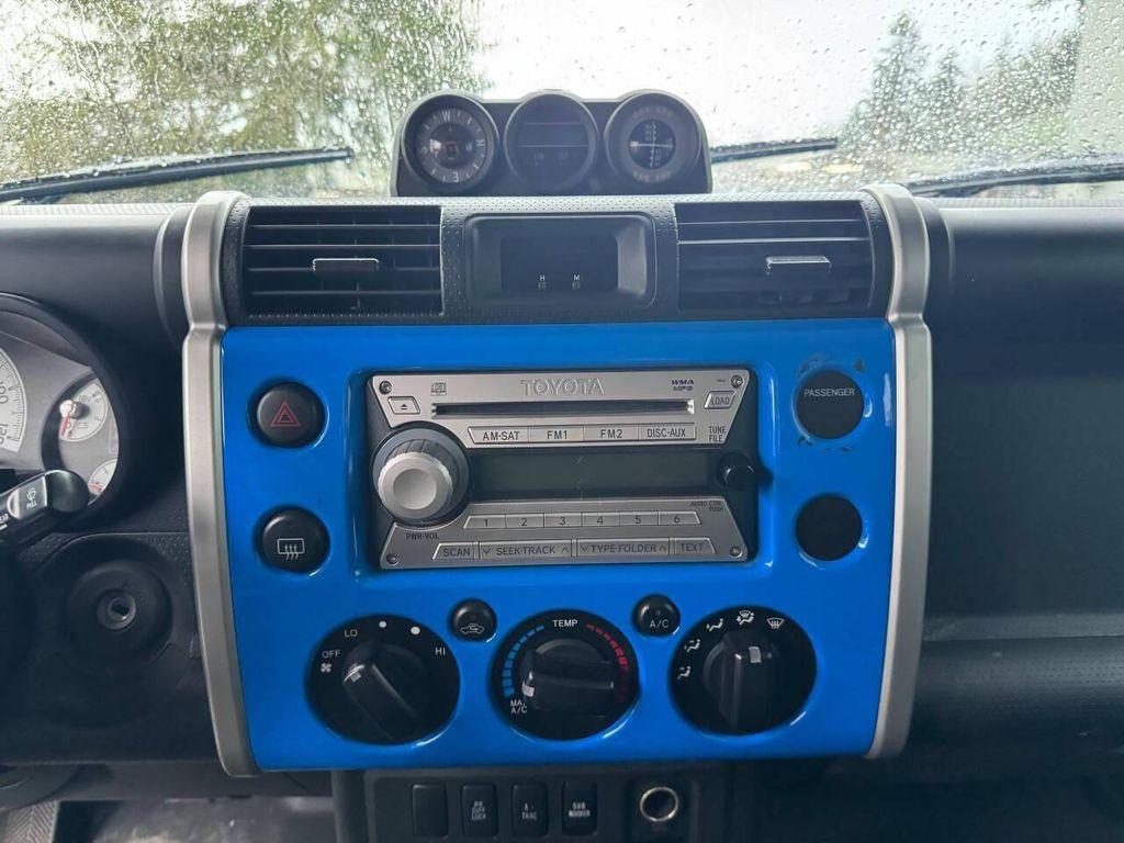 used 2007 Toyota FJ Cruiser car, priced at $15,998