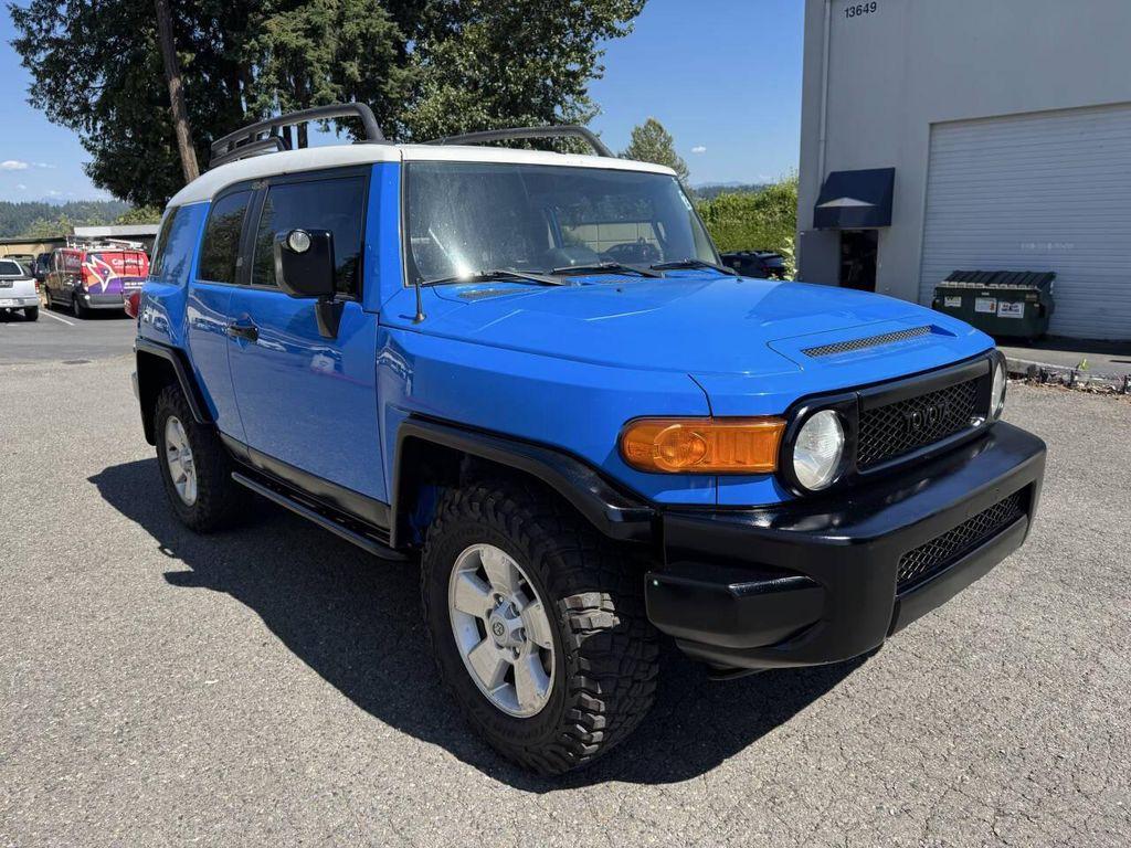 used 2007 Toyota FJ Cruiser car, priced at $15,998