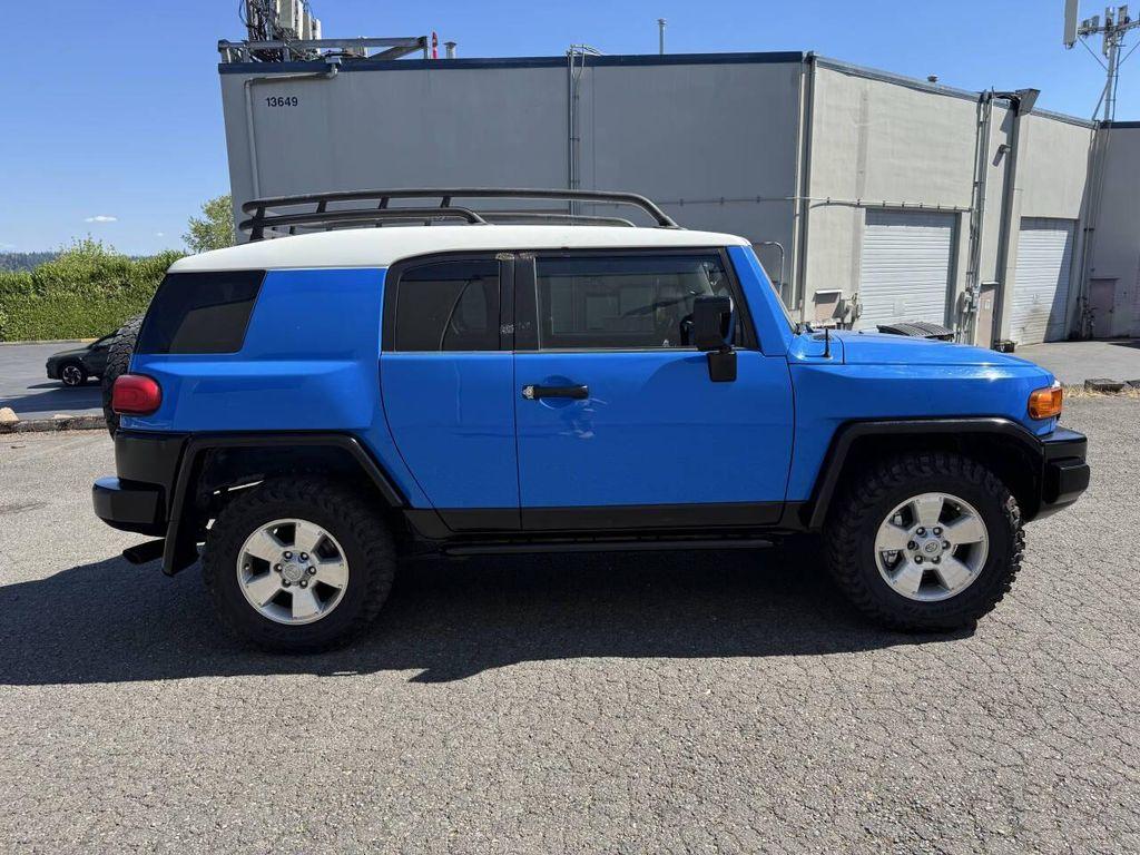 used 2007 Toyota FJ Cruiser car, priced at $15,998