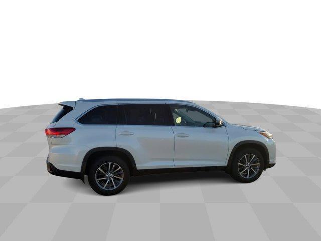 used 2019 Toyota Highlander car, priced at $28,980