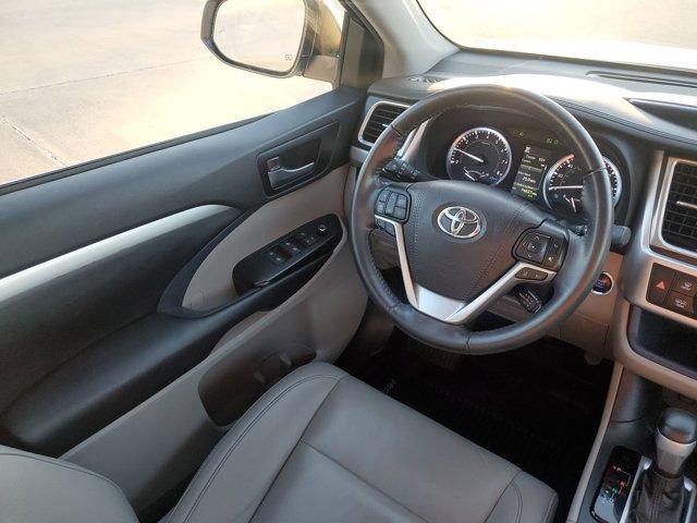 used 2019 Toyota Highlander car, priced at $28,980