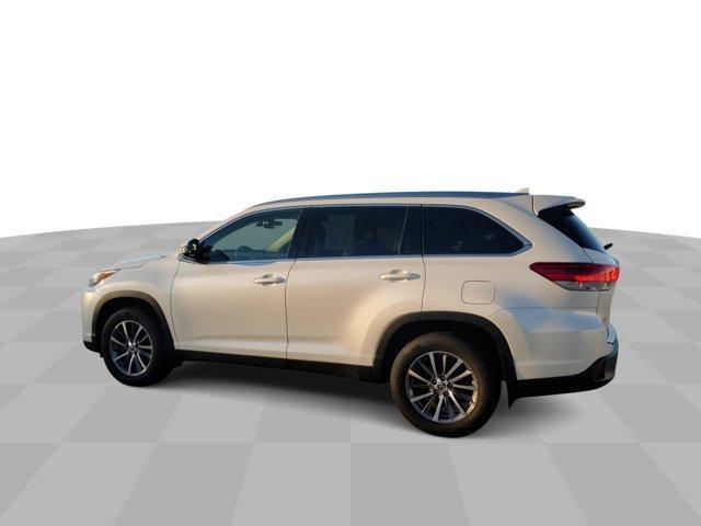 used 2019 Toyota Highlander car, priced at $28,980