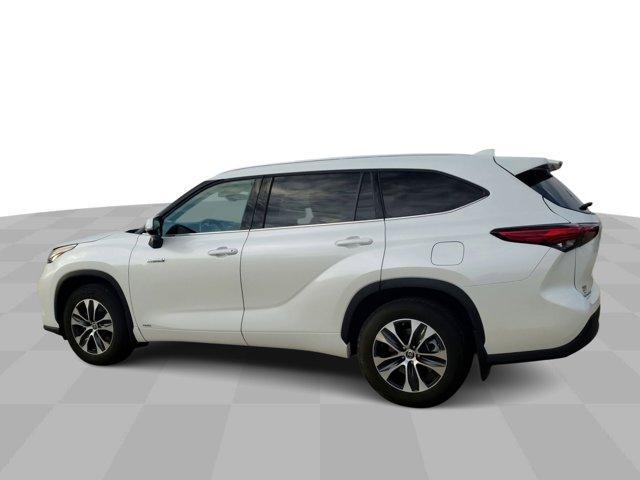 used 2021 Toyota Highlander Hybrid car, priced at $33,980