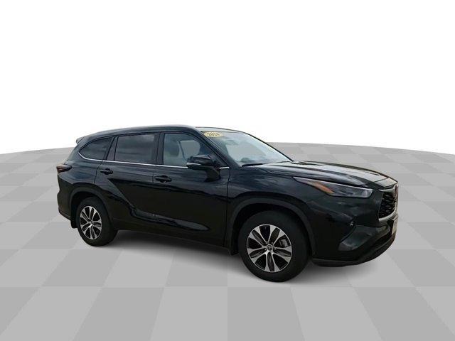 used 2024 Toyota Highlander car, priced at $43,980