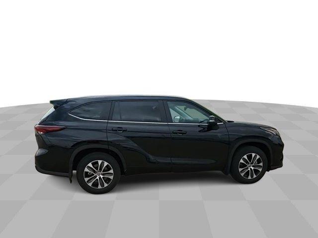 used 2024 Toyota Highlander car, priced at $43,980