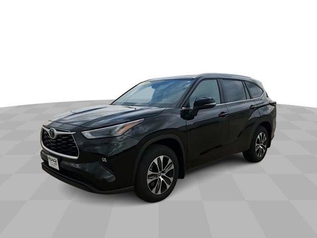 used 2024 Toyota Highlander car, priced at $43,980
