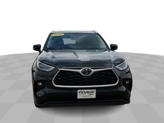 used 2024 Toyota Highlander car, priced at $43,980