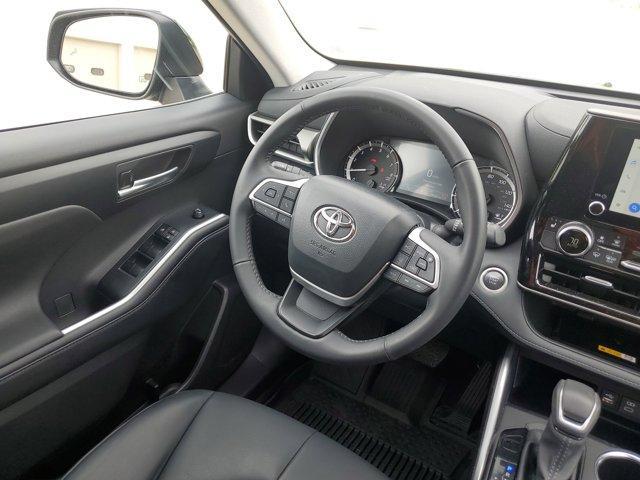 used 2024 Toyota Highlander car, priced at $43,980