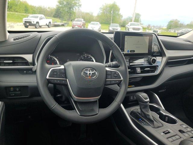 used 2024 Toyota Highlander car, priced at $43,980